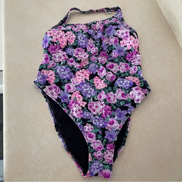 New! Victoria's Secret VS Shine Hardware One-Shoulder Swimsuit 37151 - Picture 2 of 6